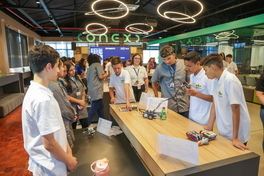 Programa Florescer | Instituto Elisabetha Randon realiza mostra de robótica